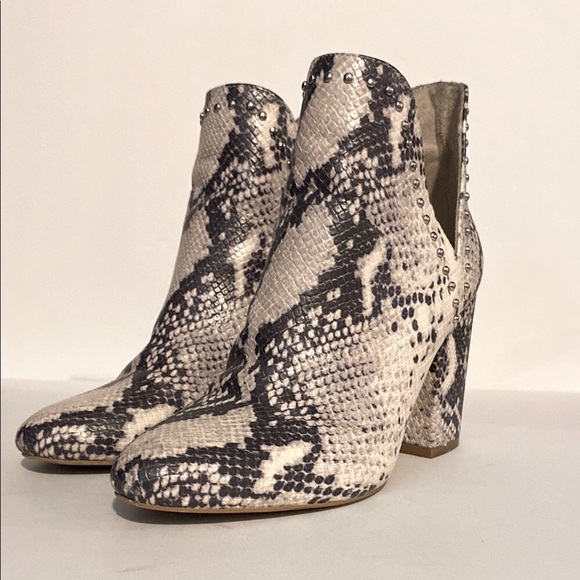 Steve Madden Rockstar Vegan Leather Snake Skin Print Ankle Booties w Chunky Heel - Picture 1 of 9